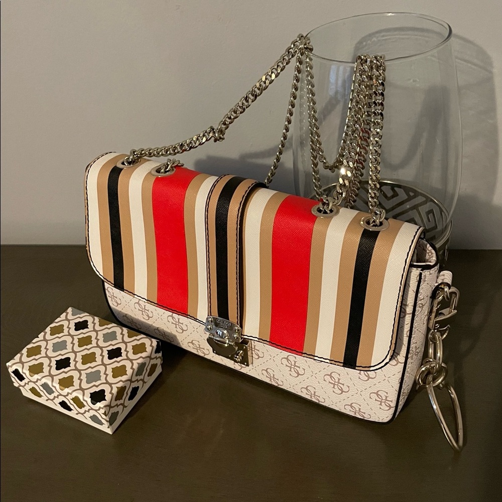 NEW Guess Crossbody Chain bag. No tags.